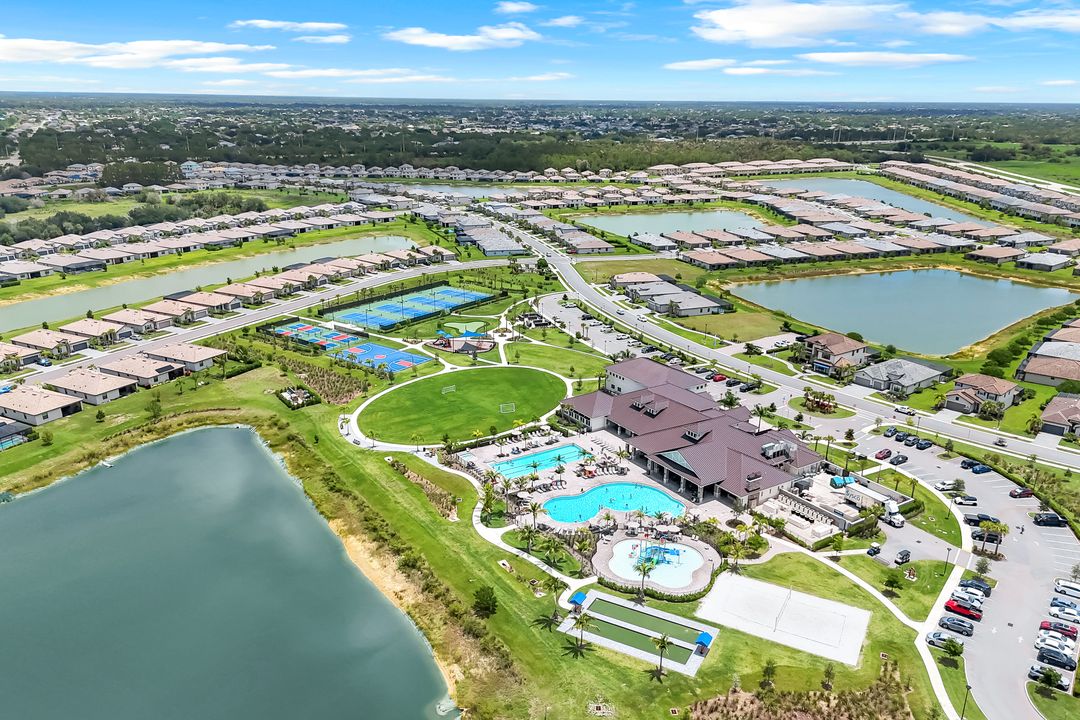10817 Timber Creek Dr, Fort Myers, FL 33913