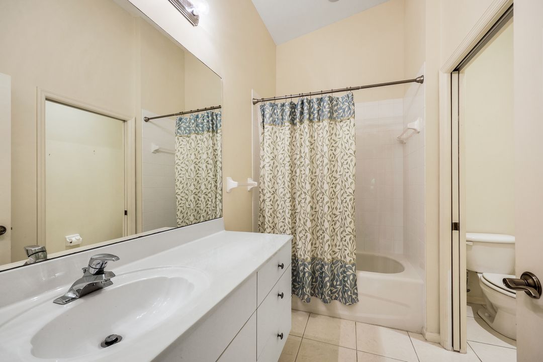 6830 Beach Resort Dr #4, Naples, FL 34114