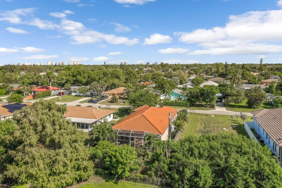 838 95th Ave N, Naples, FL 34108