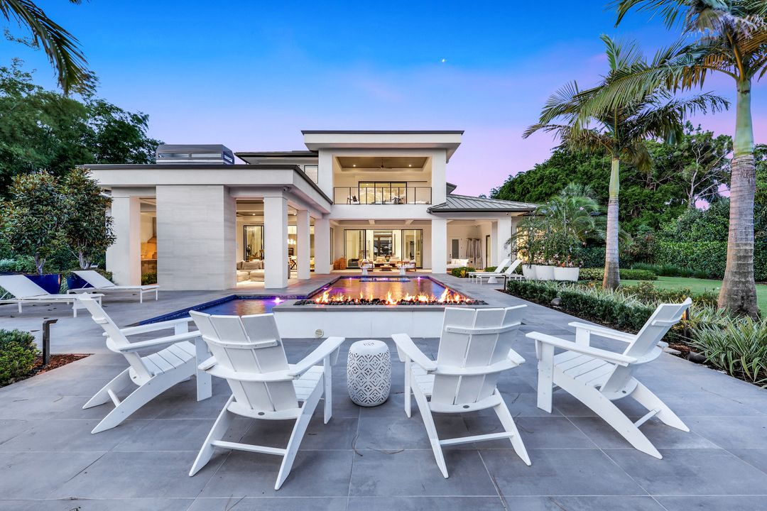493 Carica Rd, Naples, FL 34108