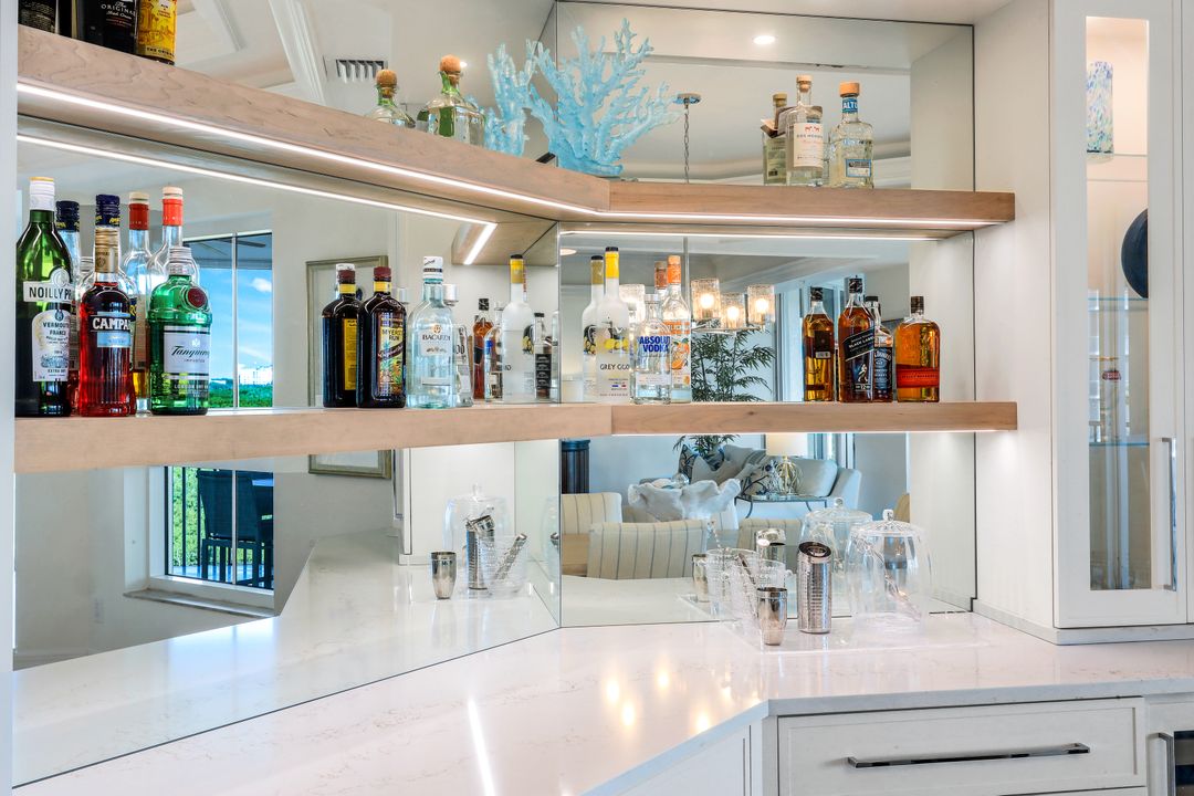 295 Grande Way #304, Naples, FL 34110