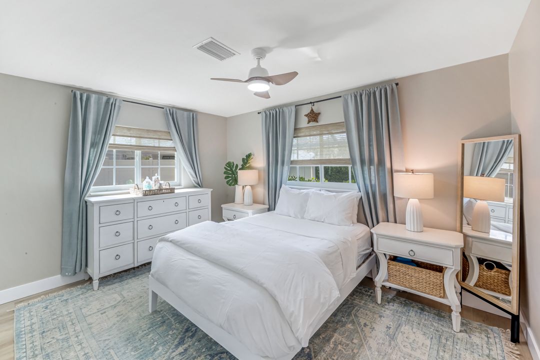 1086 N Town and River Dr, Fort Myers, FL 33919