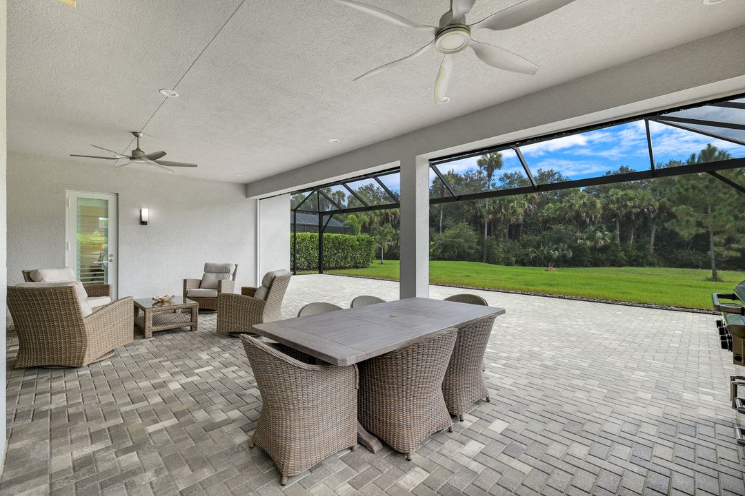 11698 Jasper Ct, Naples, FL 34120