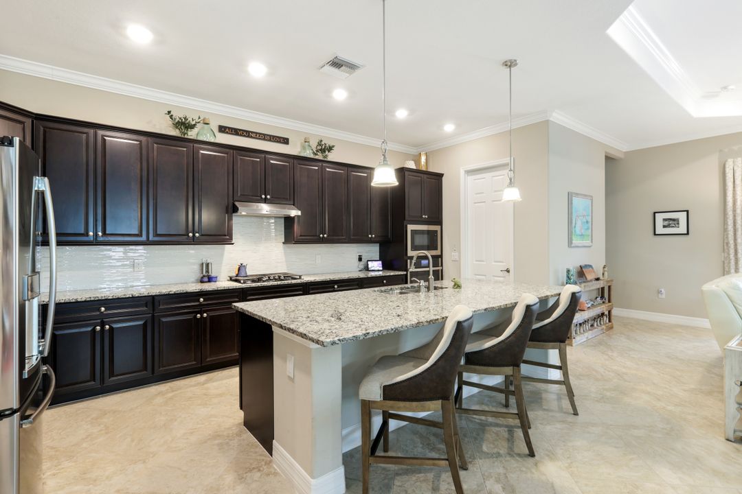 1839 Mustique St, Naples, FL 34120