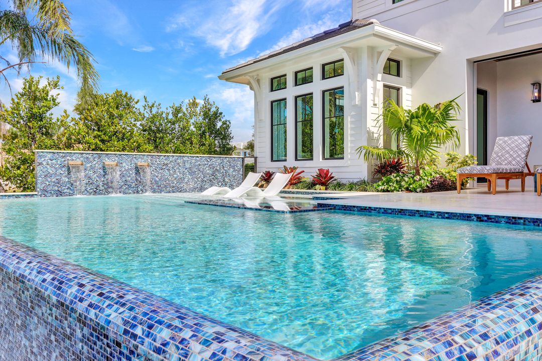 3637 Crayton Rd, Naples, FL 34103