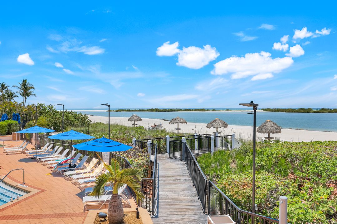 940 Sea Oats Ct, Marco Island, FL 34145