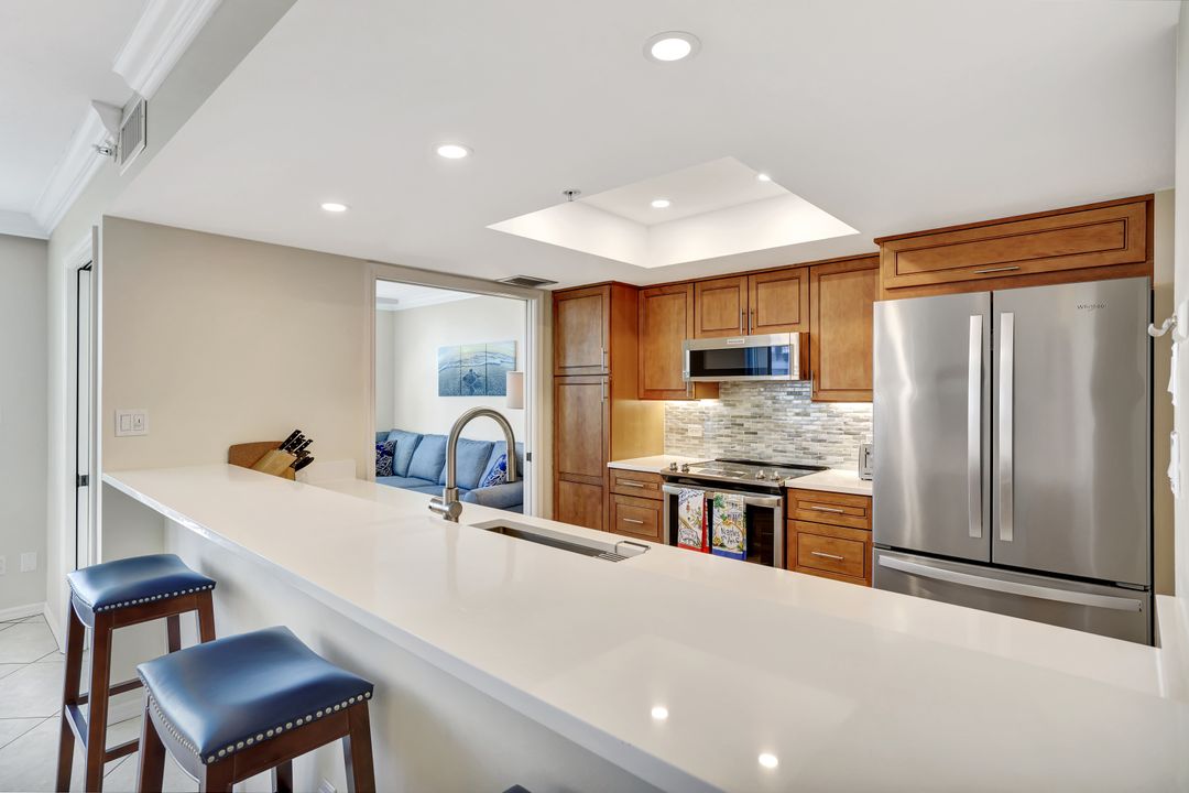 6573 Marissa Loop, Naples, FL 34108