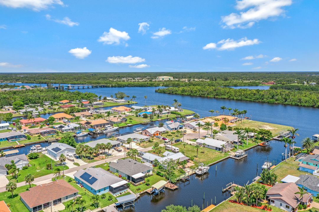 2214 Isle of Pines Ave, Fort Myers, FL 33905