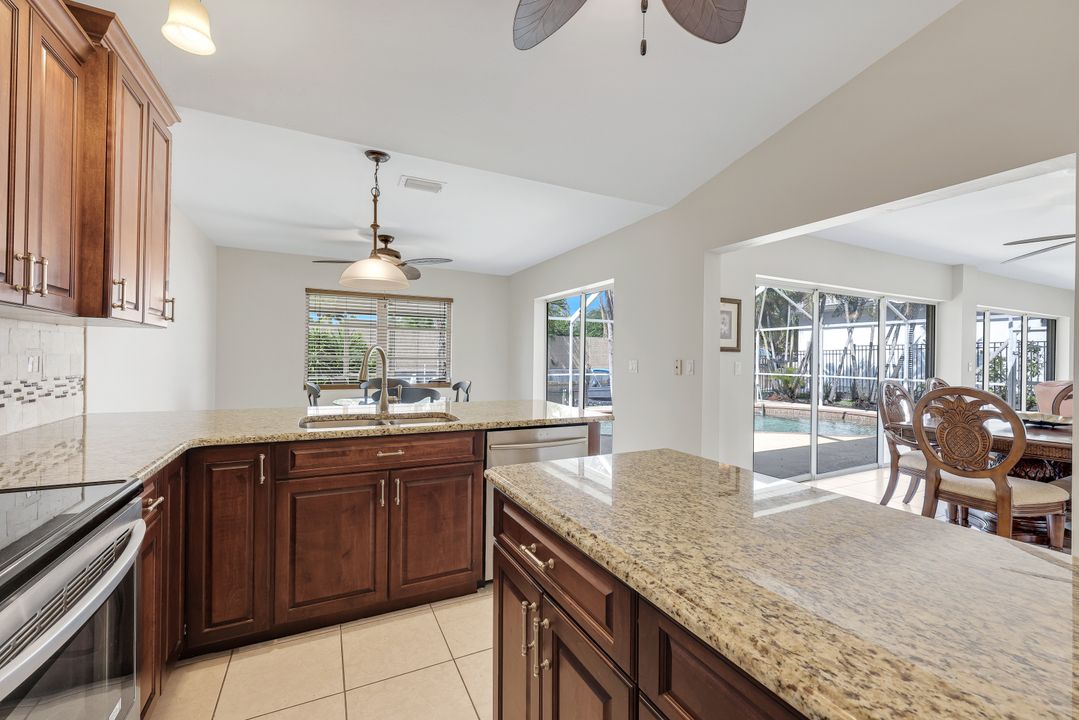 2513 Everest Pkwy, Cape Coral, FL 33904