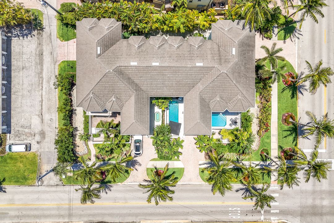 510 2nd St S, Naples, FL 34102