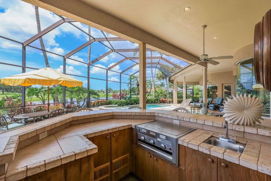 2988 St Barnabas Ct, Naples, FL 34105