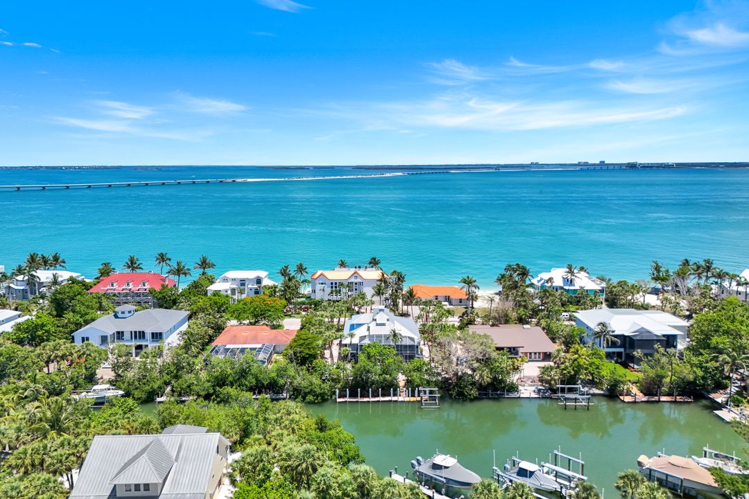 513 Lighthouse Way, Sanibel, FL 33957