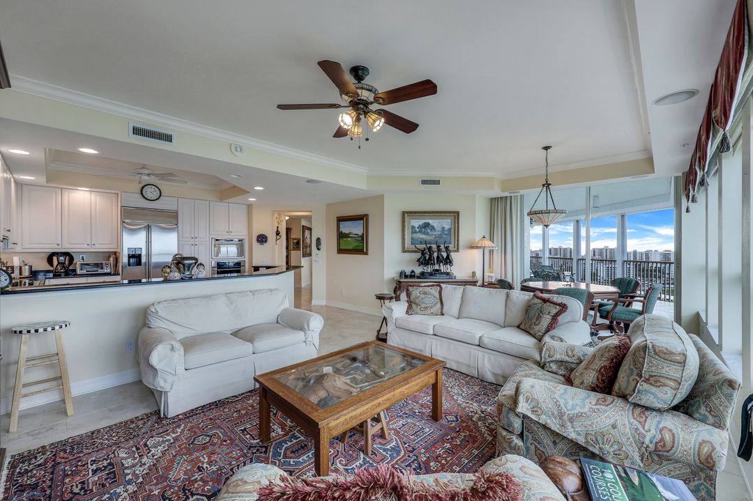 295 Grande Way #1203, Naples, FL 34110