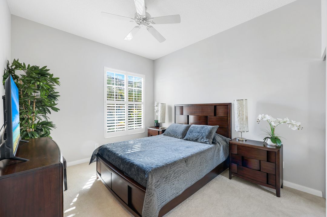 4364 Montalvo Ct, Naples, FL 34109