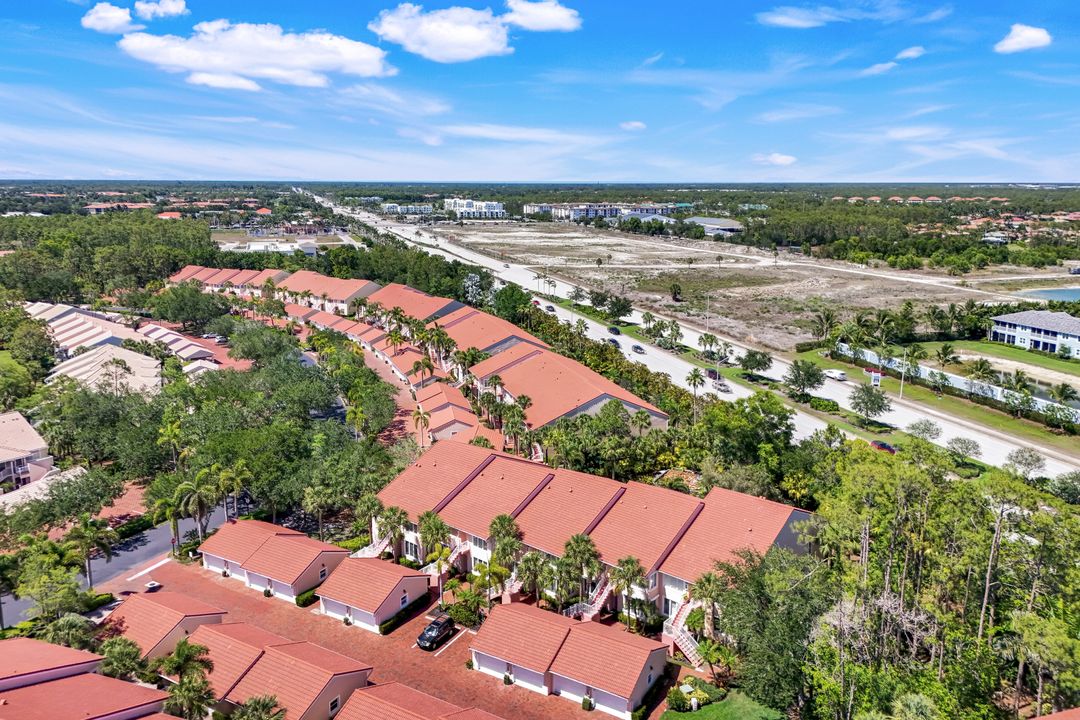 2365 Hidden Lake Dr #9, Naples, FL 34112