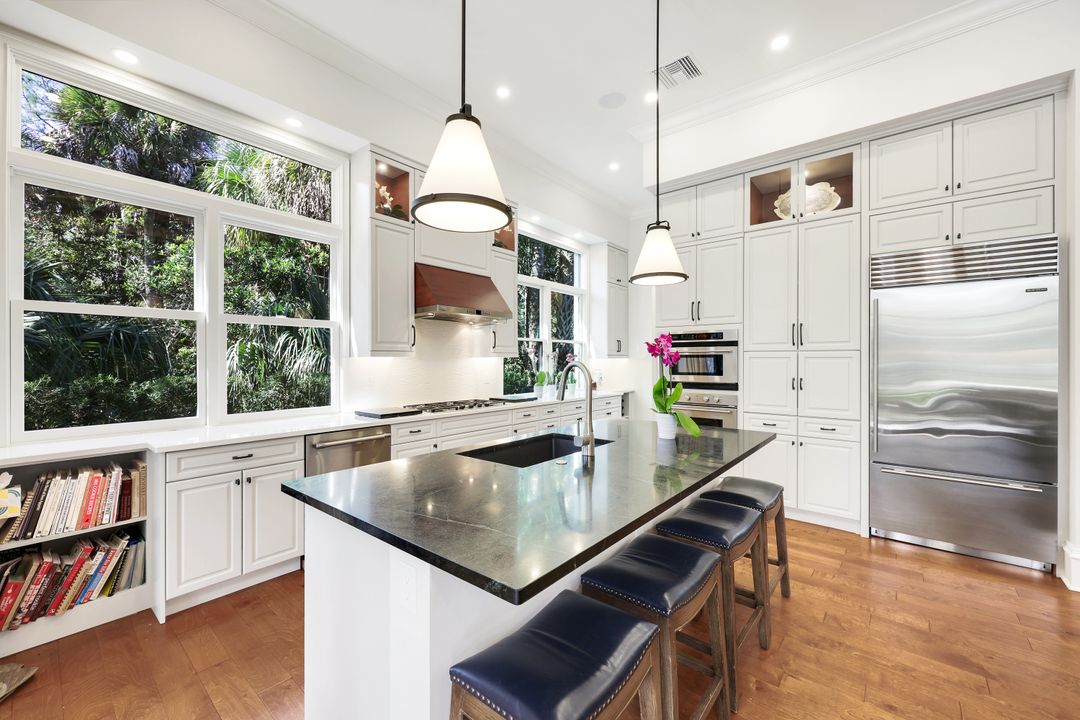 18051 Lagos Way, Naples, FL 34110