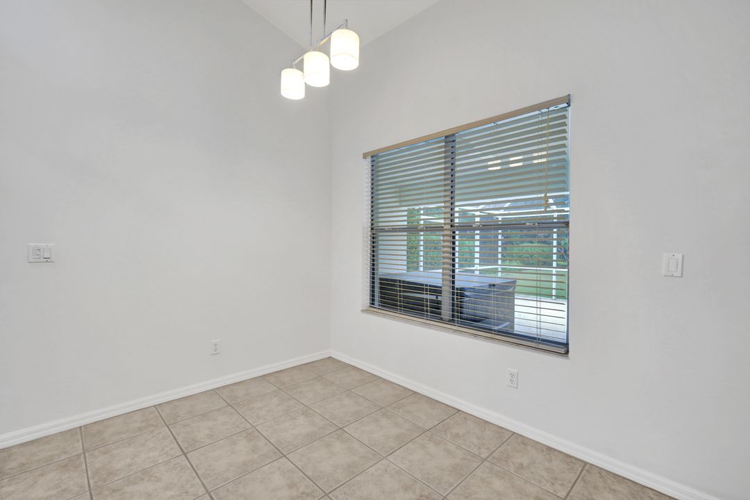 6643 Craven Hill Way, Naples, FL 34104