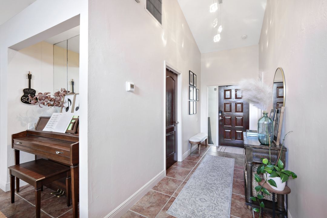 13095 Regent Cir, Fort Myers, FL 33966