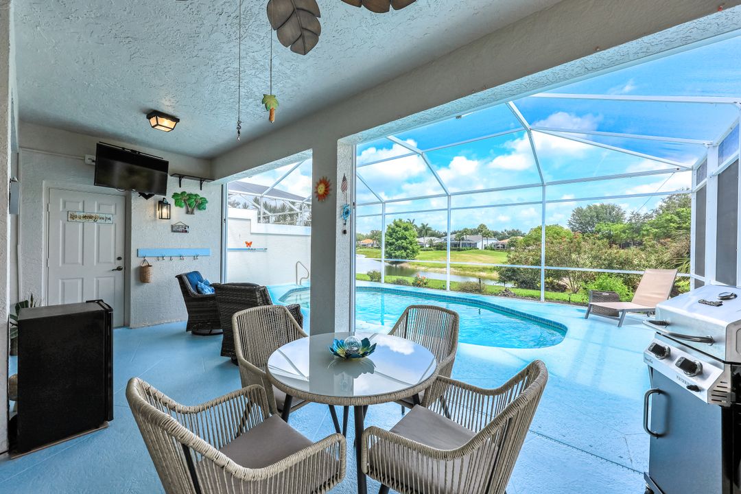 2041 Crestview Way, Naples, FL 34119
