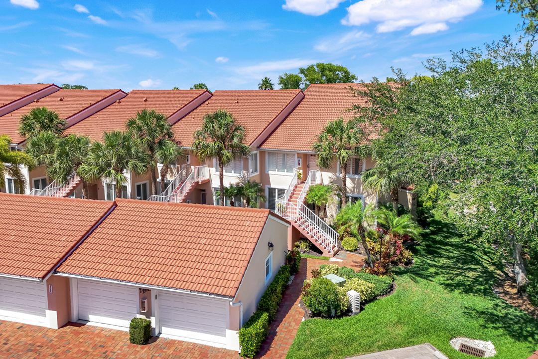 2365 Hidden Lake Dr #9, Naples, FL 34112