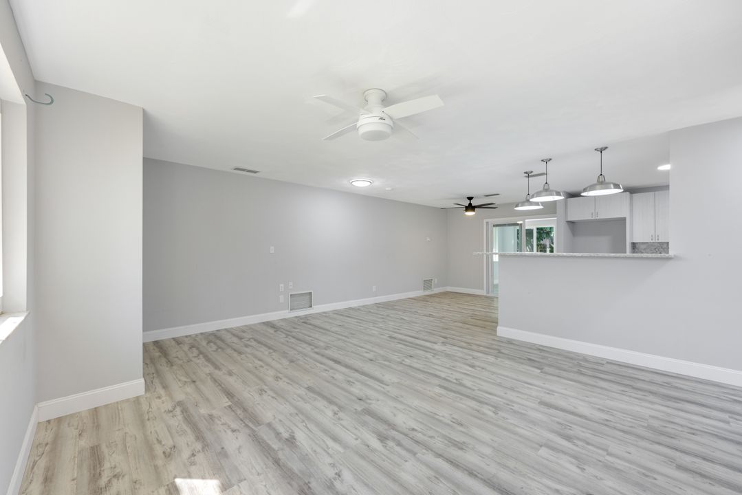 4862 Catalina Dr, Naples, FL 34112