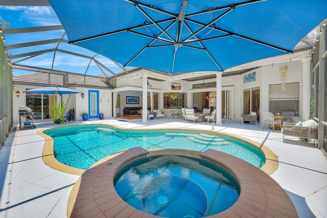 9833 Clear Lake Cir, Naples, FL 34109