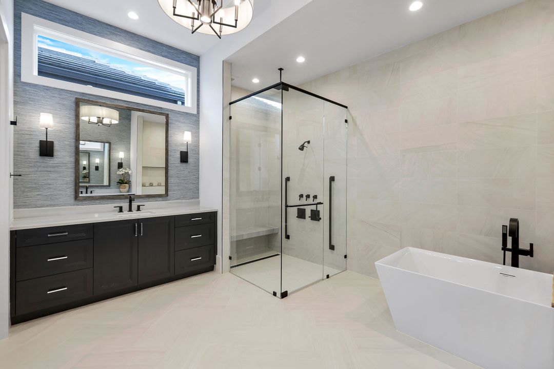 16647 Isola Bella Ln, Naples, FL 34110