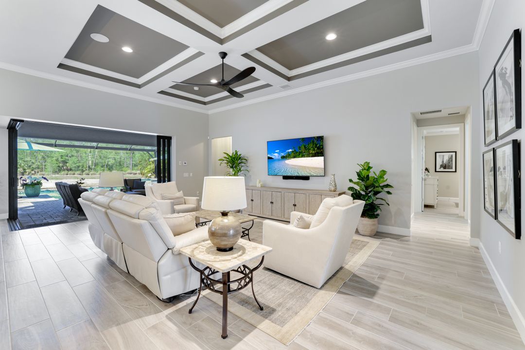 7597 Blackberry Dr, Naples, FL 34114