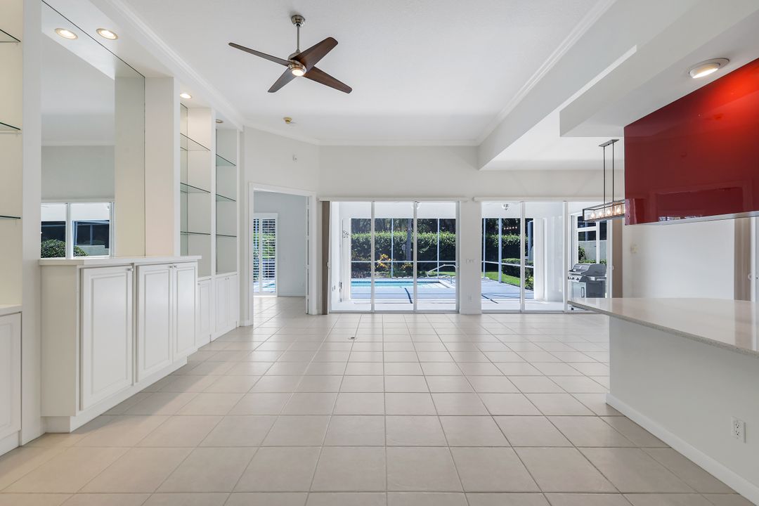 2709 Island Pond Ln, Naples, FL 34119