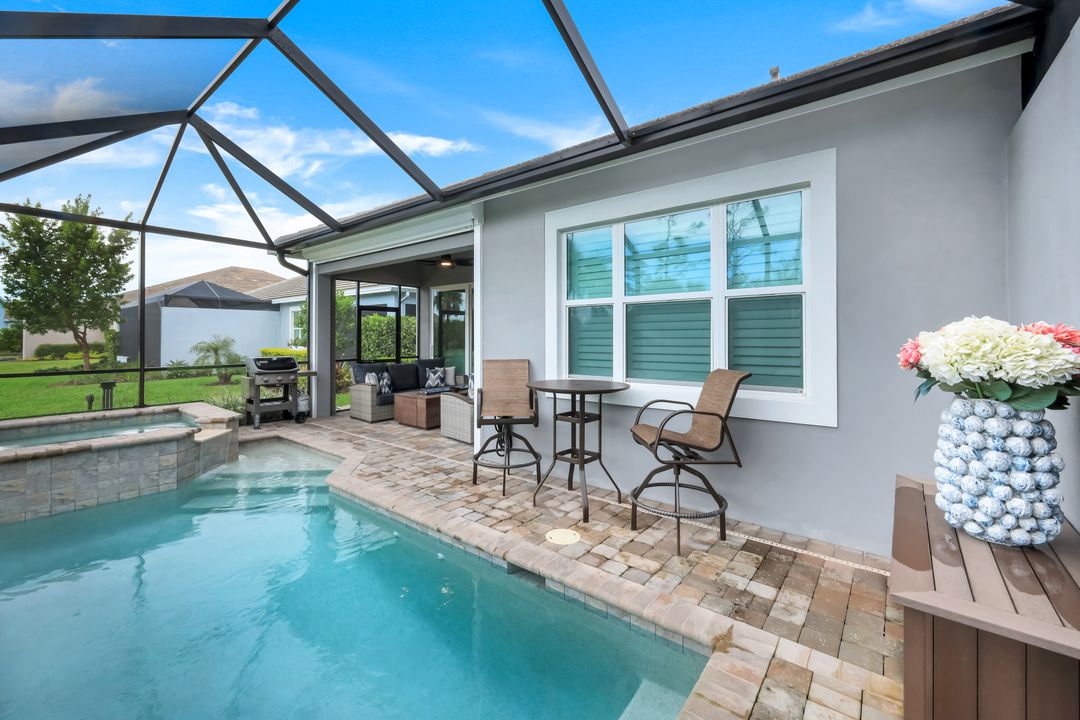 6392 Arriba Ave, Naples, FL 34113