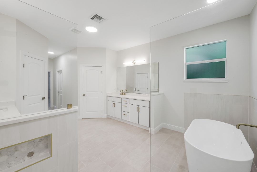 2180 12th Ave NE, Naples, FL 34120