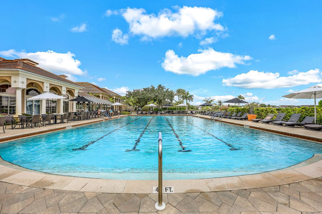 6029 Trophy Dr #301, Naples, FL 34110