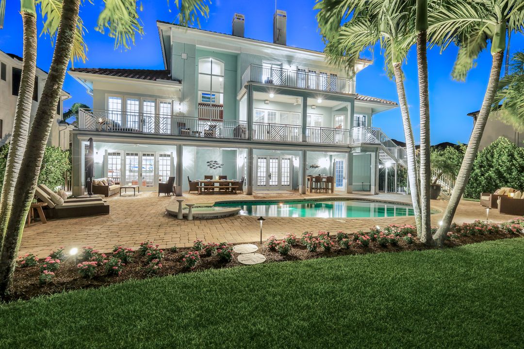 273 Egret Ave, Naples, FL 34108
