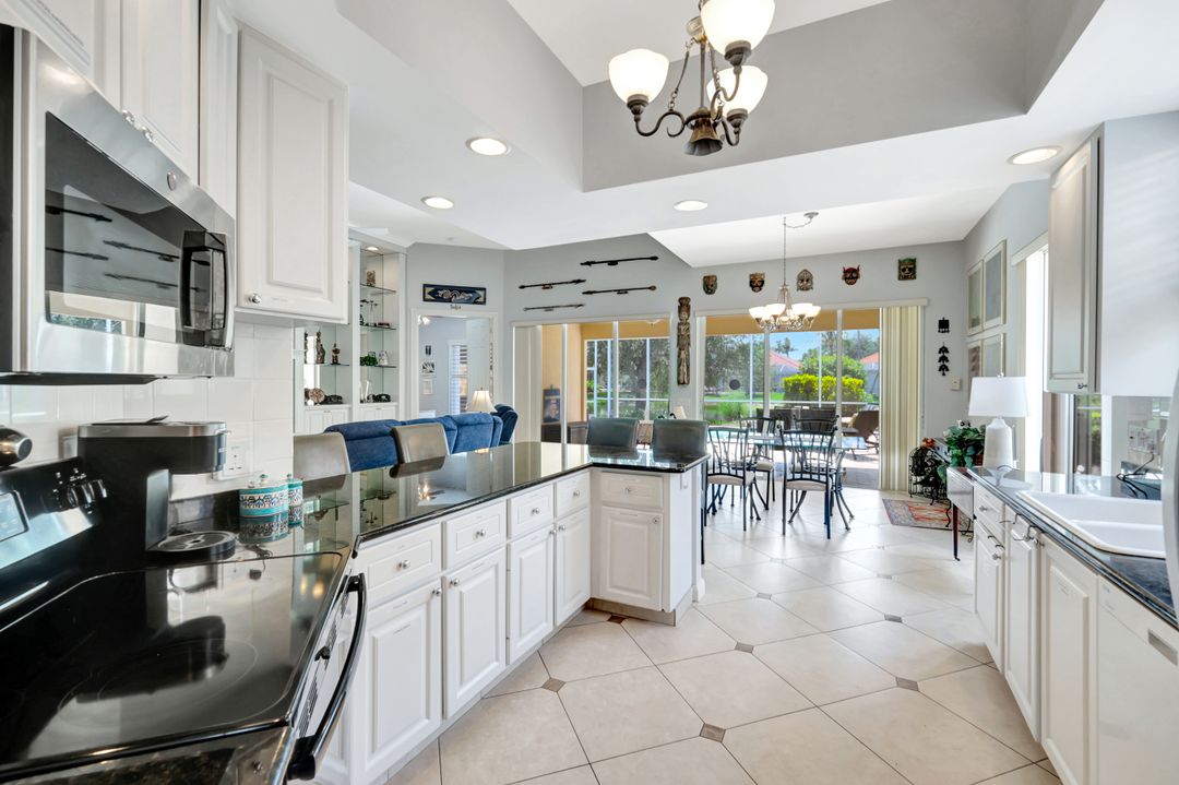3008 Ellice Way, Naples, FL 34119