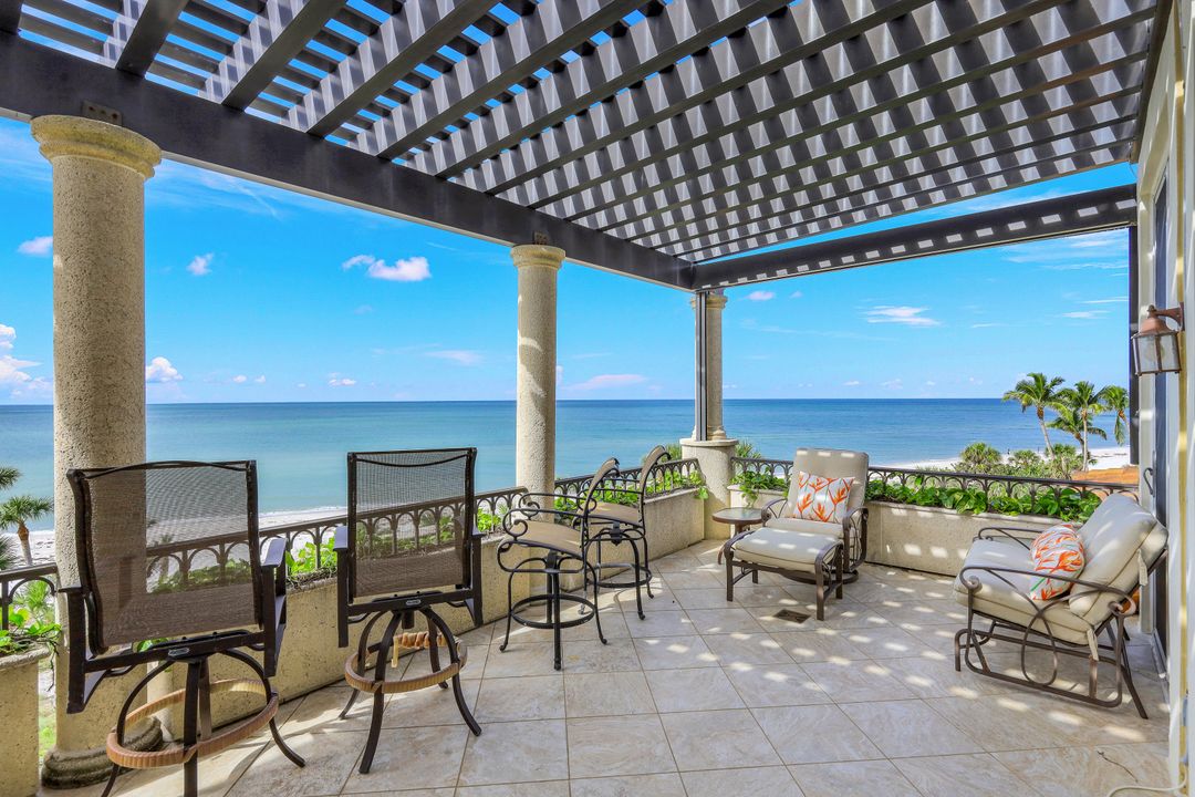 7425 Bay Colony Dr, Naples, FL 34108