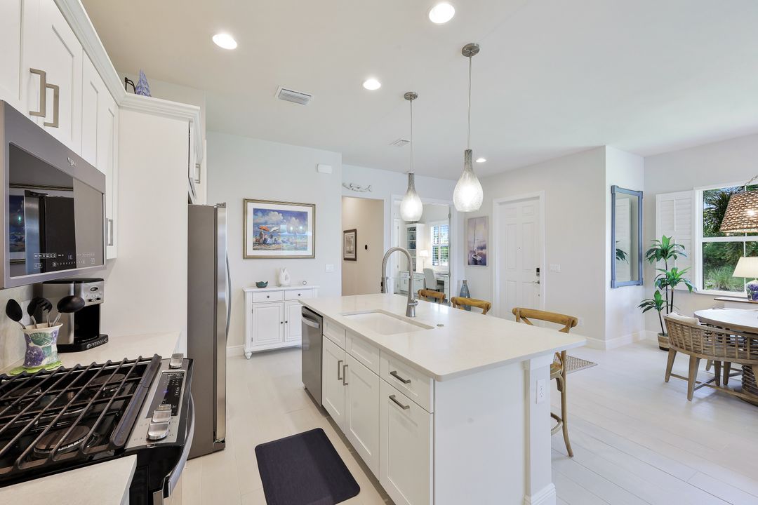 9004 Mayreau Way, Naples, FL