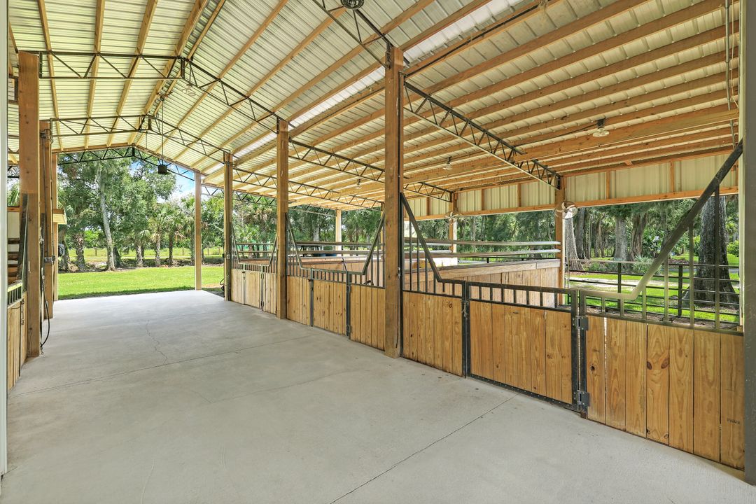 19080 Parkinson Rd, Alva, FL 33920