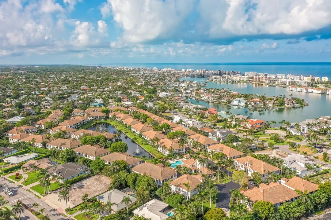 141 Colonade Cir  #141, Naples, FL 34103