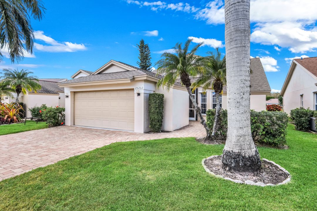 25202 Golf Lake Cir, Bonita Springs, FL 34135