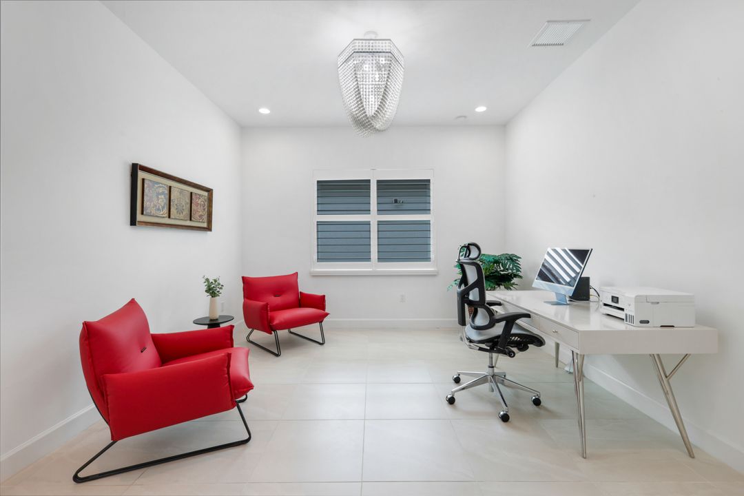 11698 Jasper Ct, Naples, FL 34120