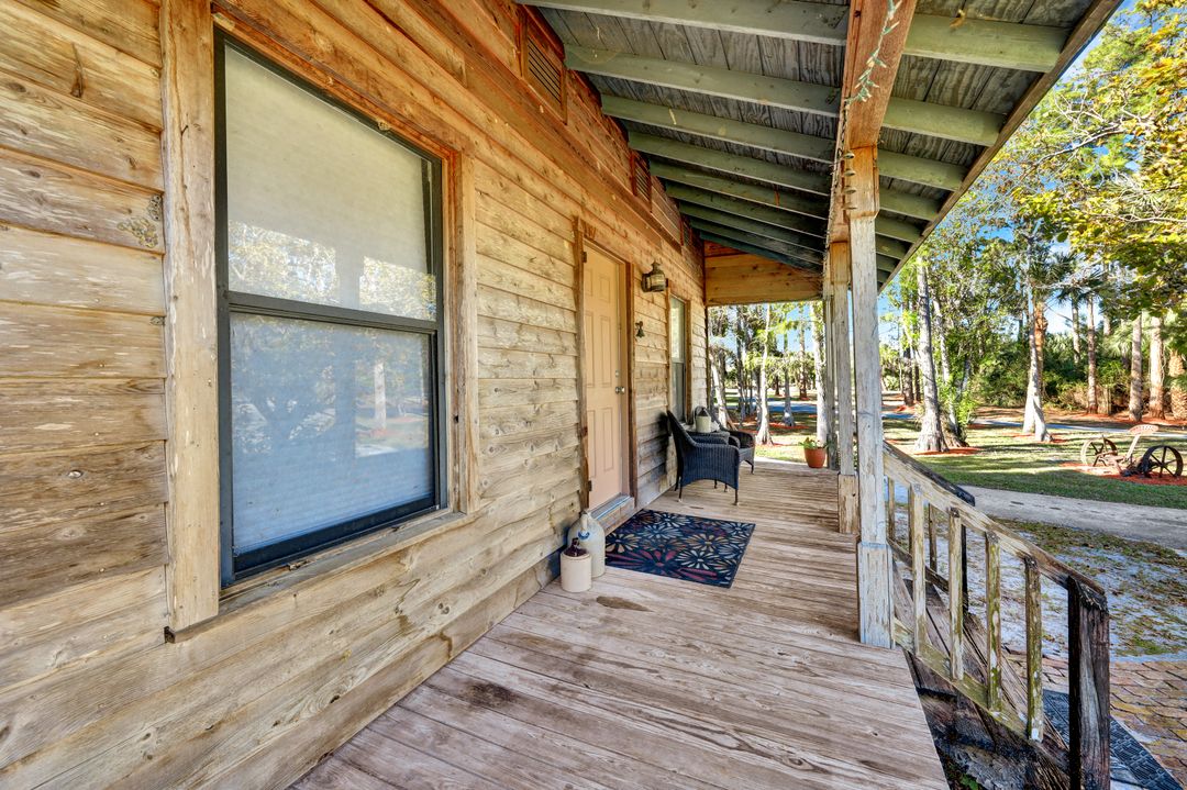 825 23rd St SW, Naples, FL 34117