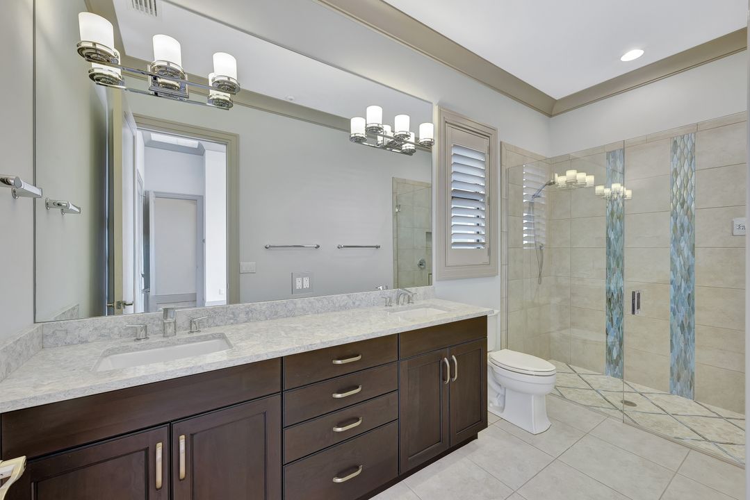 5817 Harbour Cir, Cape Coral, FL 33914