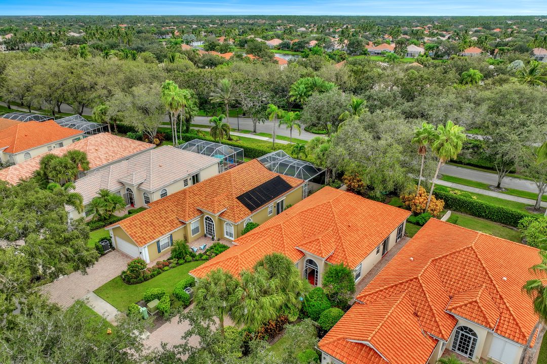 5930 Bermuda Ln, Naples, FL 34119