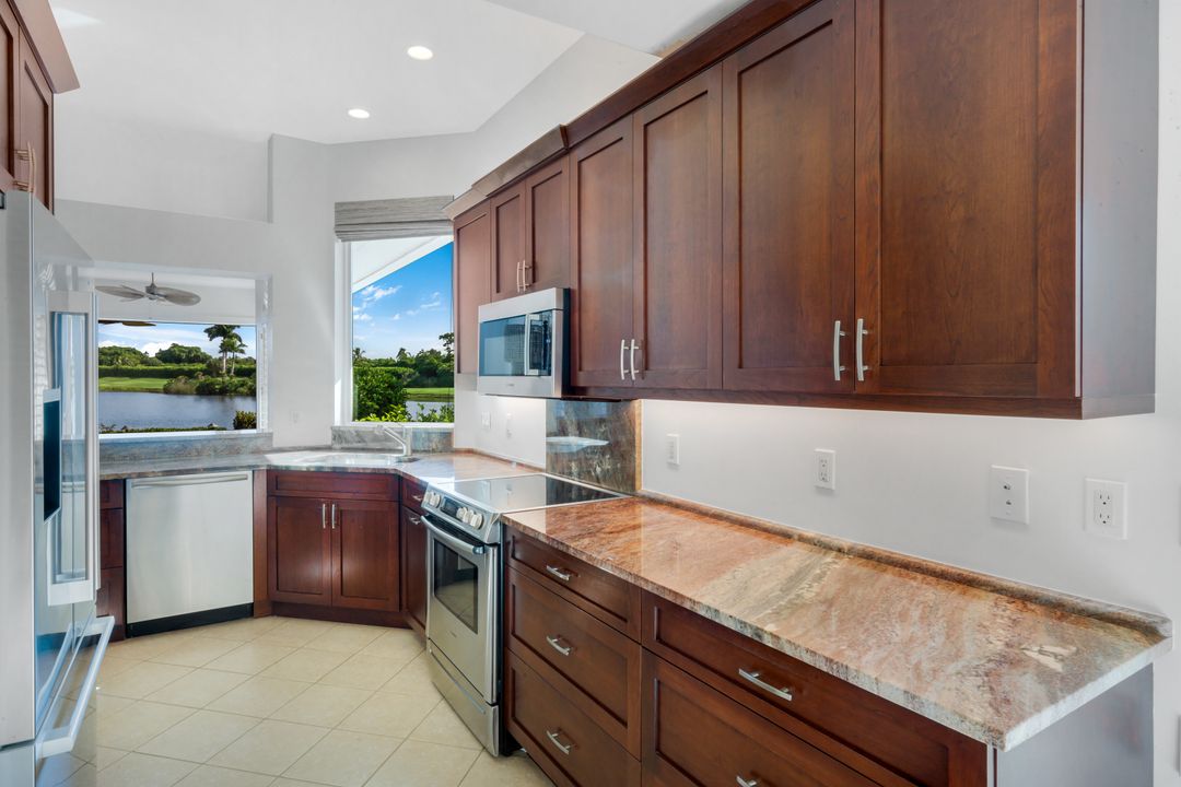 2153 Paget Cir, Naples, FL 34112