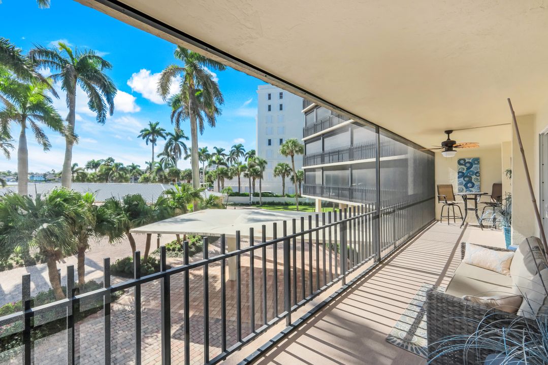 3399 Gulf Shore Blvd N #203, Naples, FL 34103