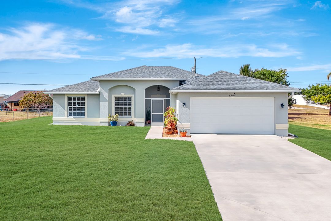 1904 NE 18th Pl, Cape Coral, FL 33909