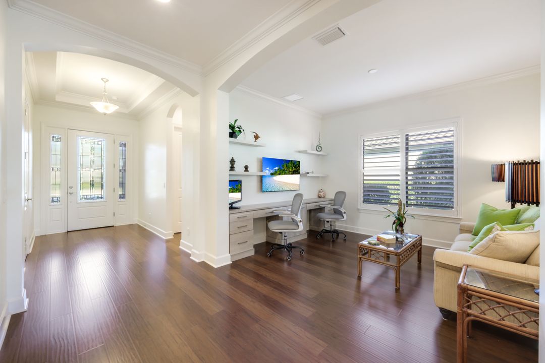 9368 Terresina Dr, Naples, FL 34119