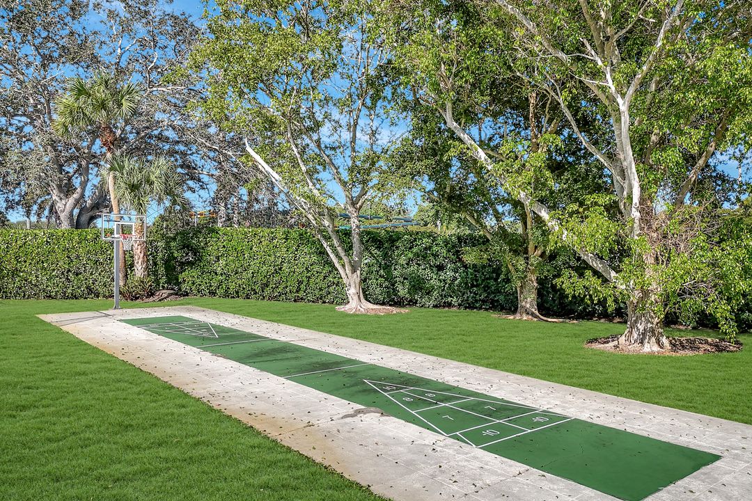 5138 Kristin Ct, Naples, FL 34105