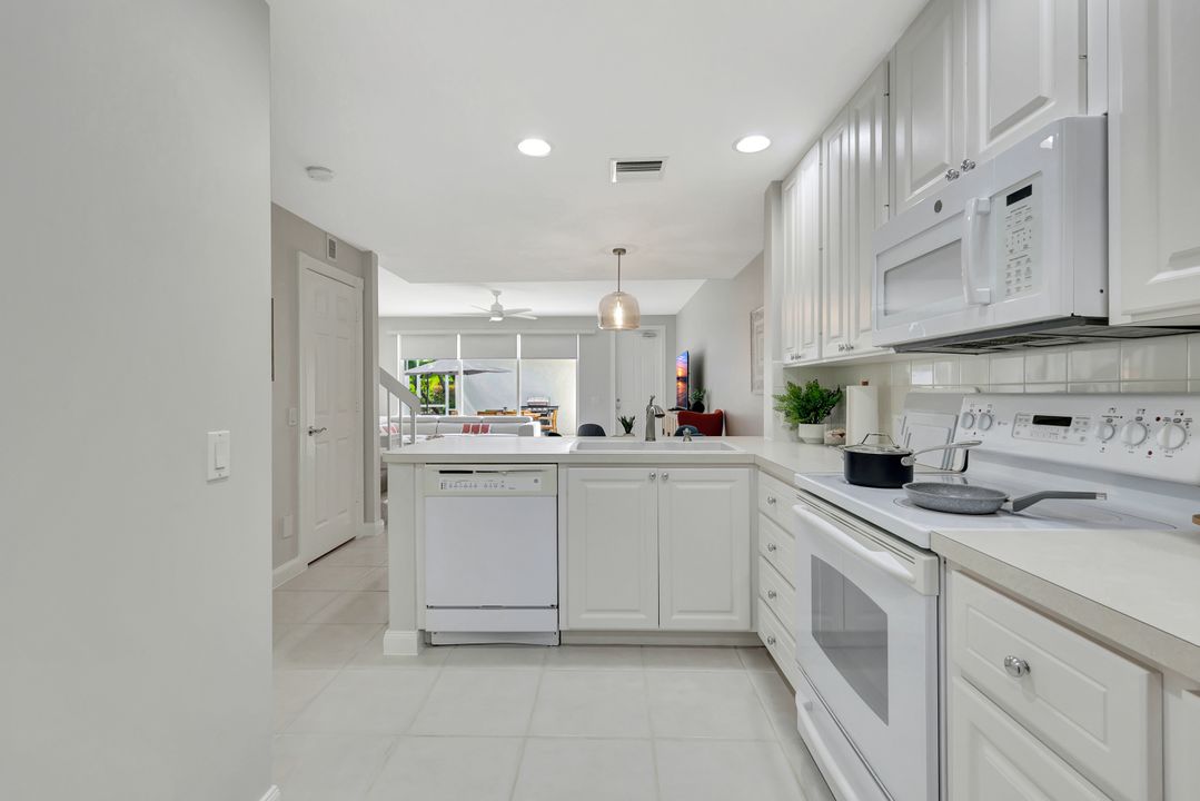 28508 Alessandria Cir, Bonita Springs, FL 34135