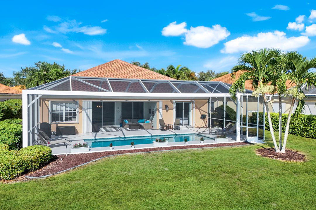 4338 Queen Elizabeth Way, Naples, FL 34119